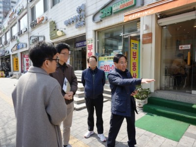 안복동 노원구의원, 보행 불편 유발하는 은행나무 열매 해결책 모색